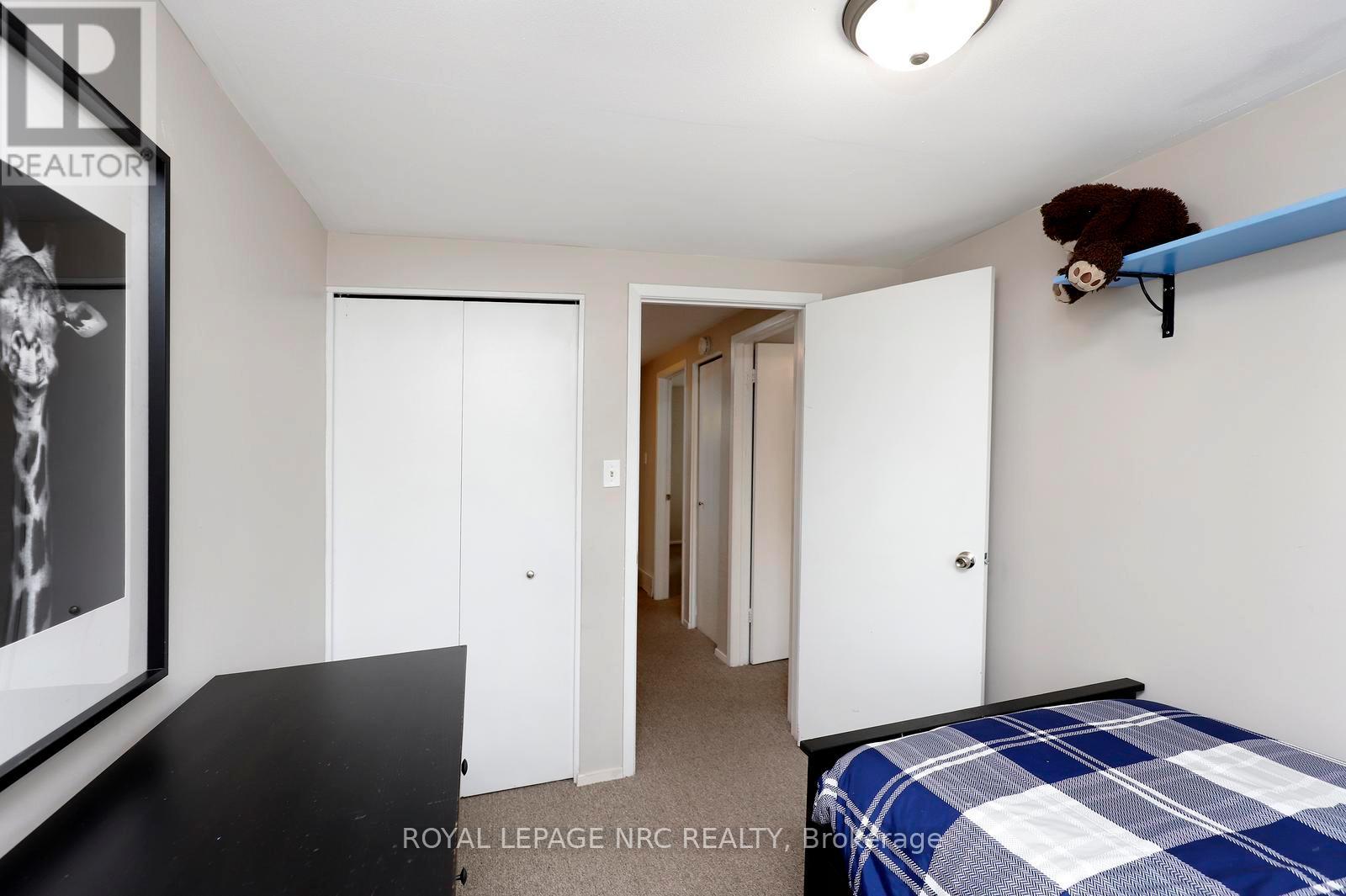 #6 211 LAKE AVENUE N - 24