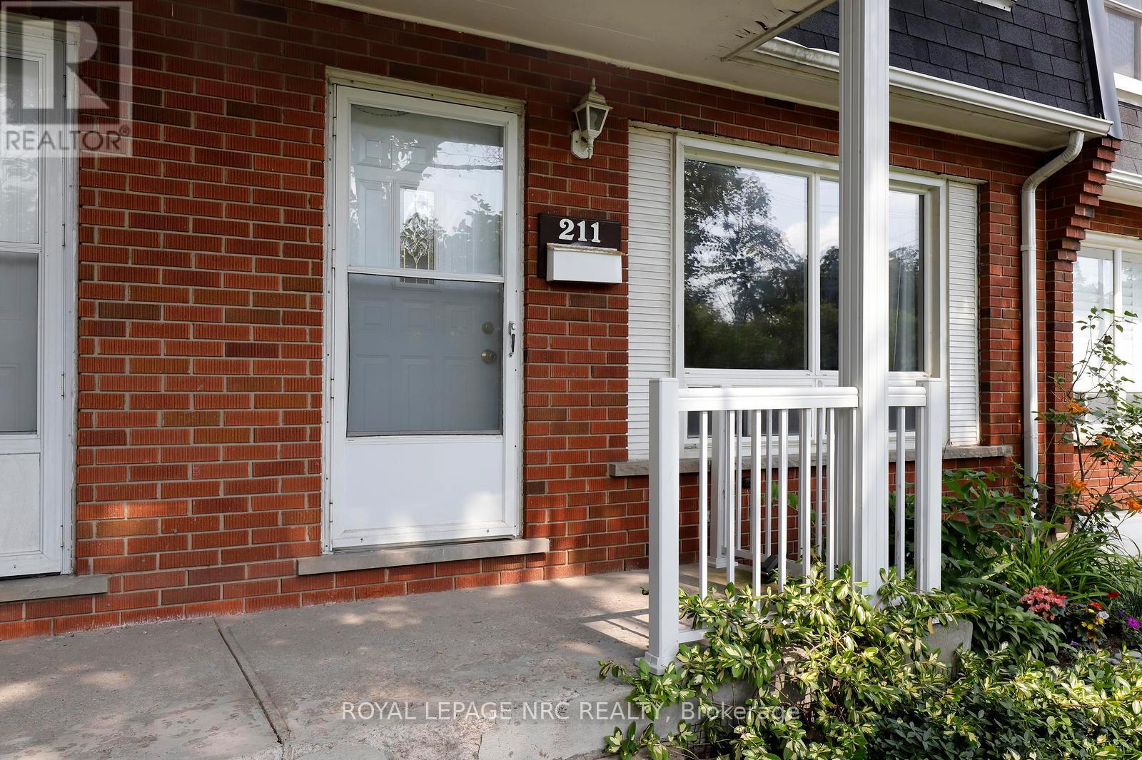 #6 211 LAKE AVENUE N - 3