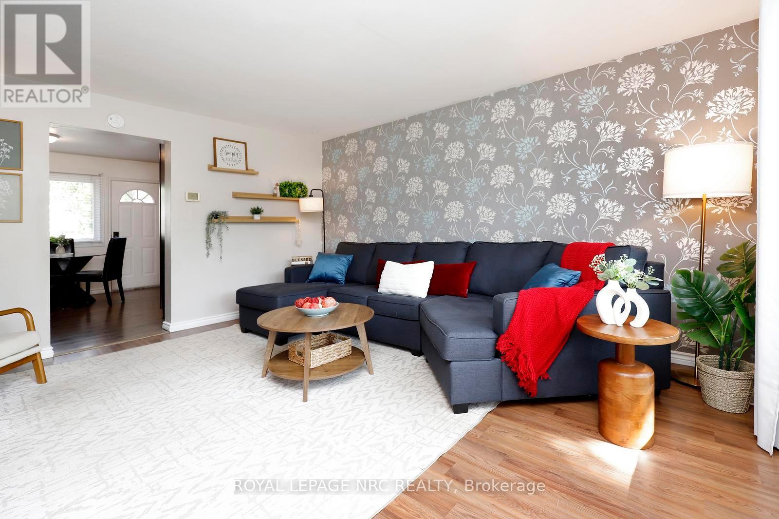#6 211 LAKE AVENUE N - 8