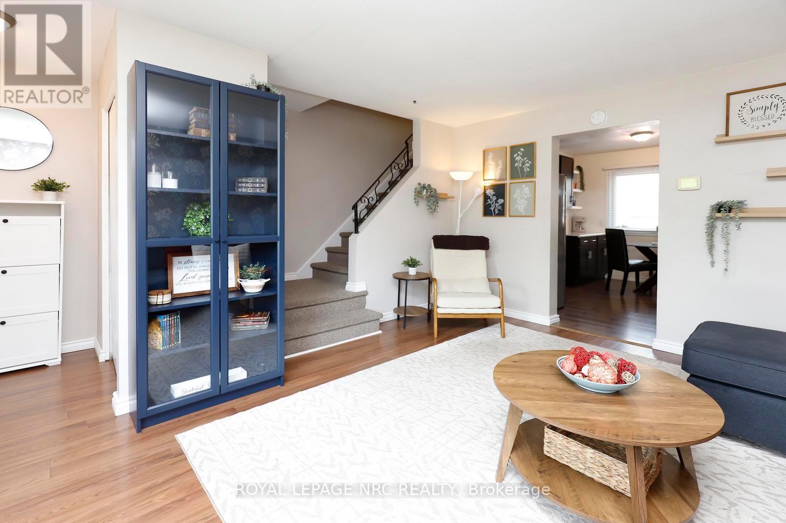 #6 211 LAKE AVENUE N - 9