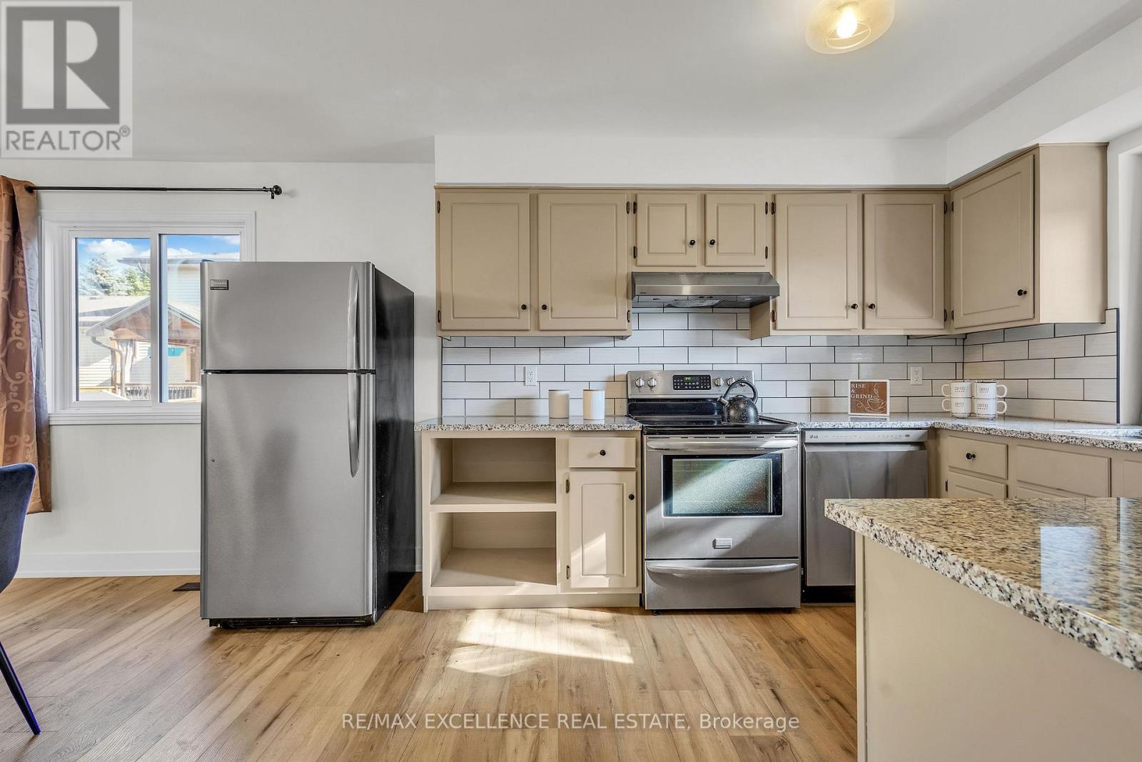 127 ACORN CRESCENT - 22