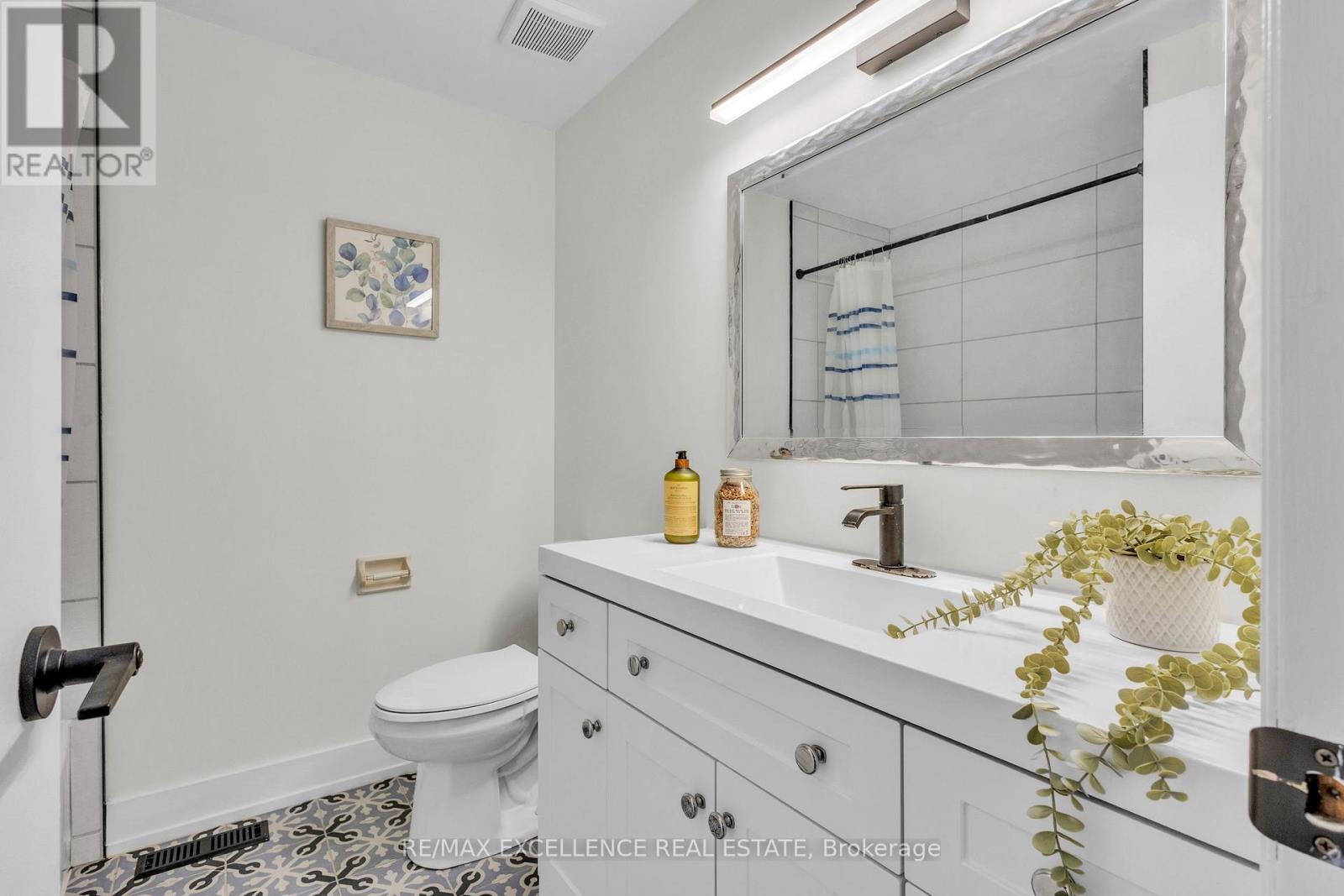 127 ACORN CRESCENT - 4