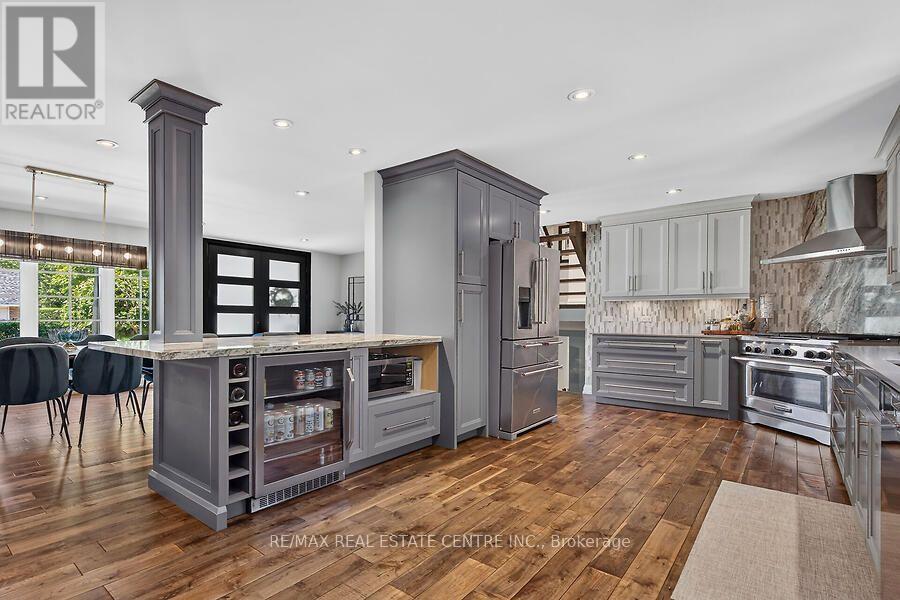 26 FREELAND COURT - 11
