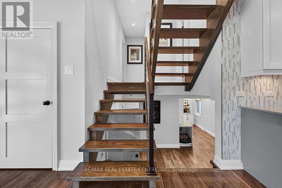 26 FREELAND COURT - 13