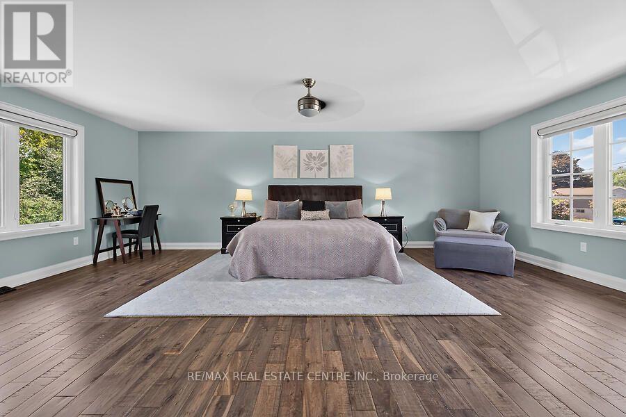 26 FREELAND COURT - 18