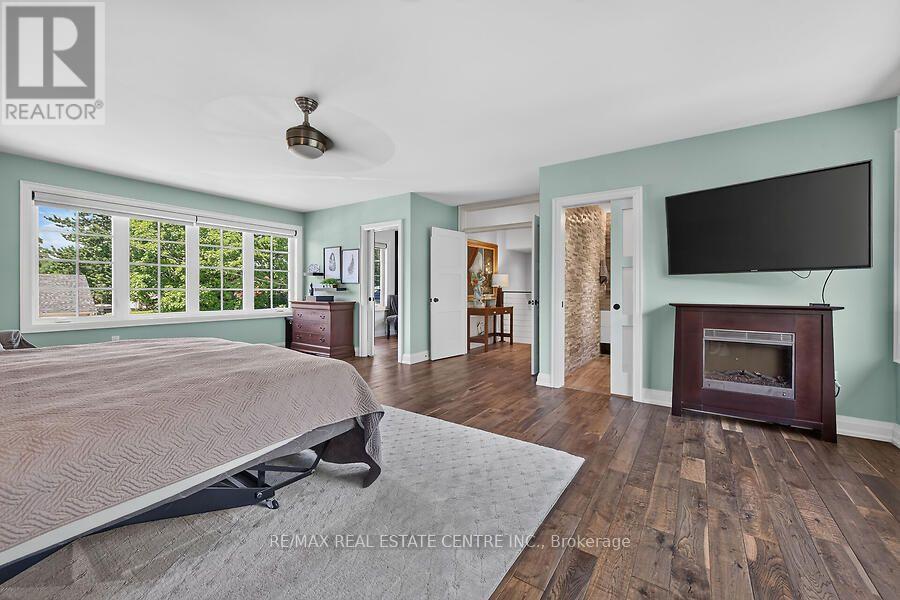 26 FREELAND COURT - 19
