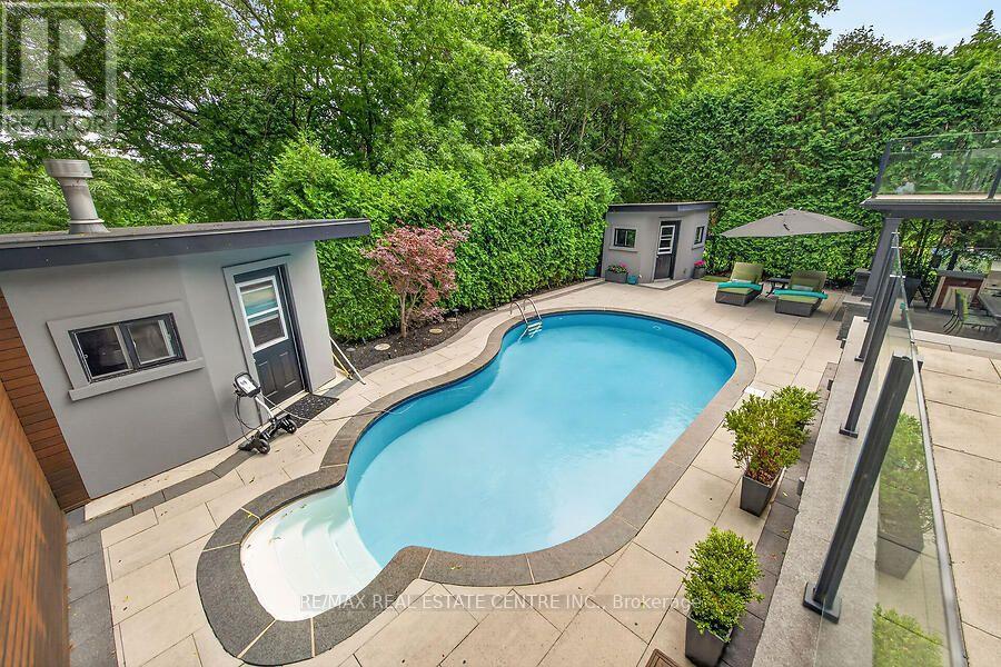 26 FREELAND COURT - 36