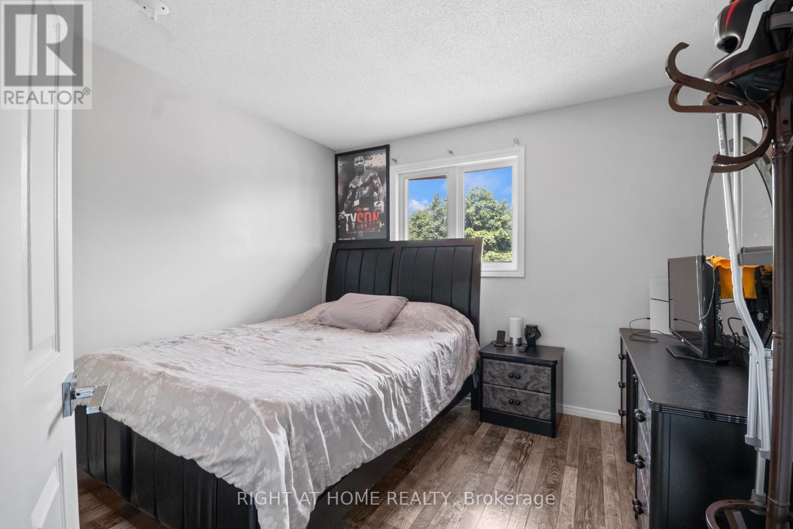14 DUNCAN CRESCENT - 19