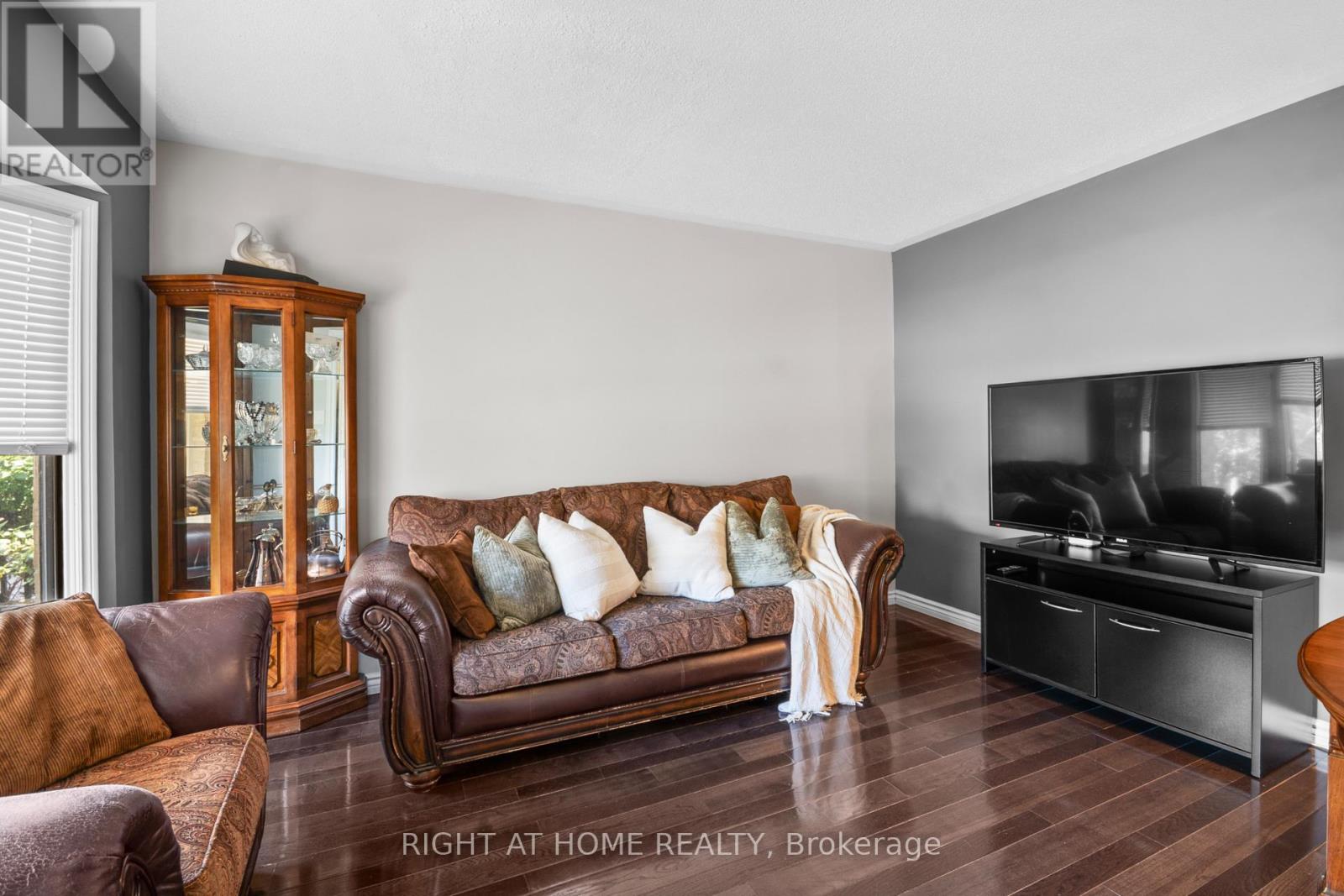 14 DUNCAN CRESCENT - 12