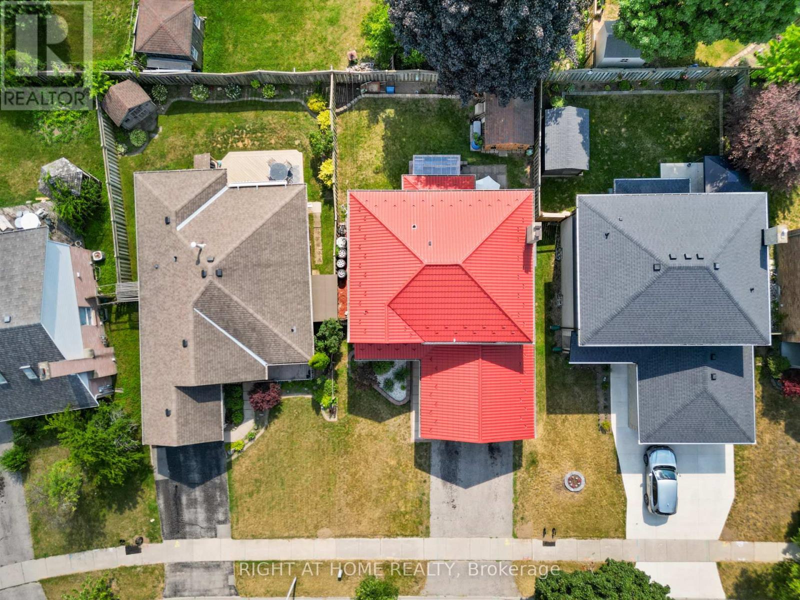 14 DUNCAN CRESCENT - 22