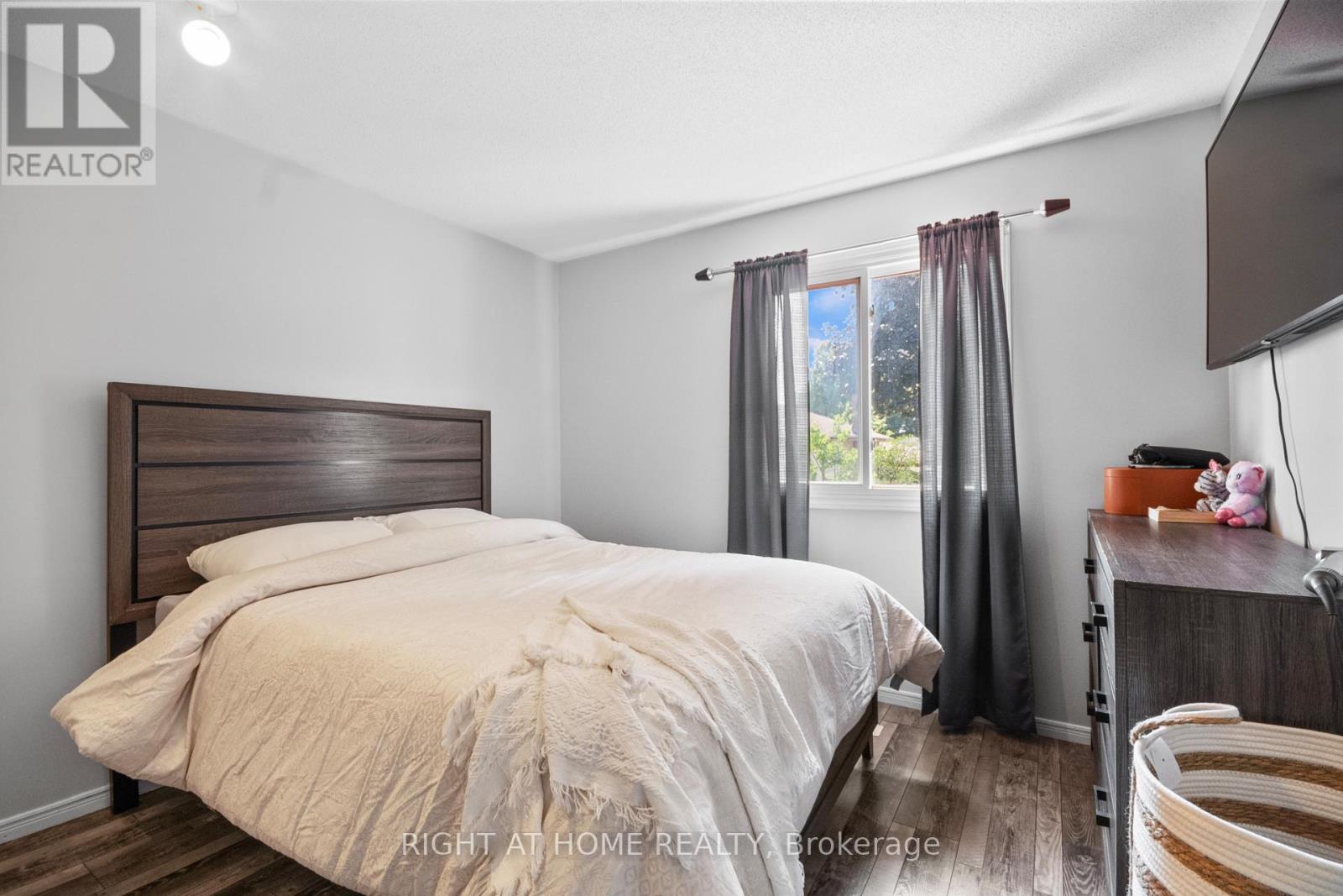14 DUNCAN CRESCENT - 17
