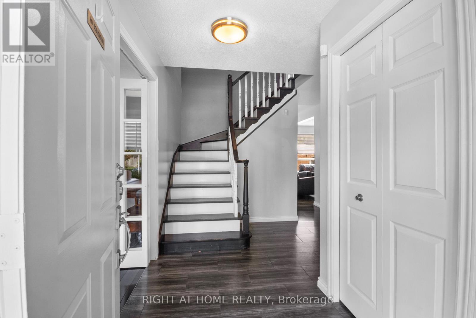 14 DUNCAN CRESCENT - 4
