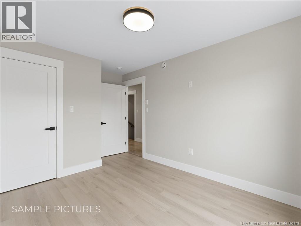 30 Violet Street - 16