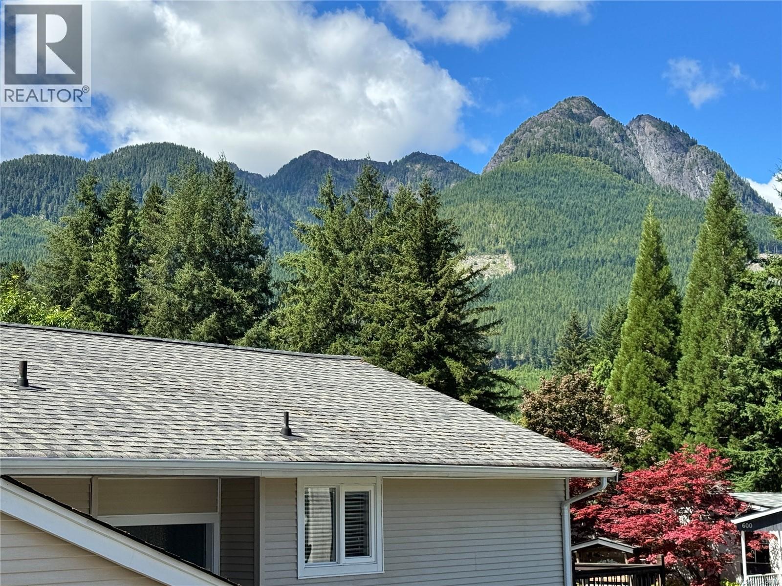 611 Nimpkish Dr, Gold River — photo 2