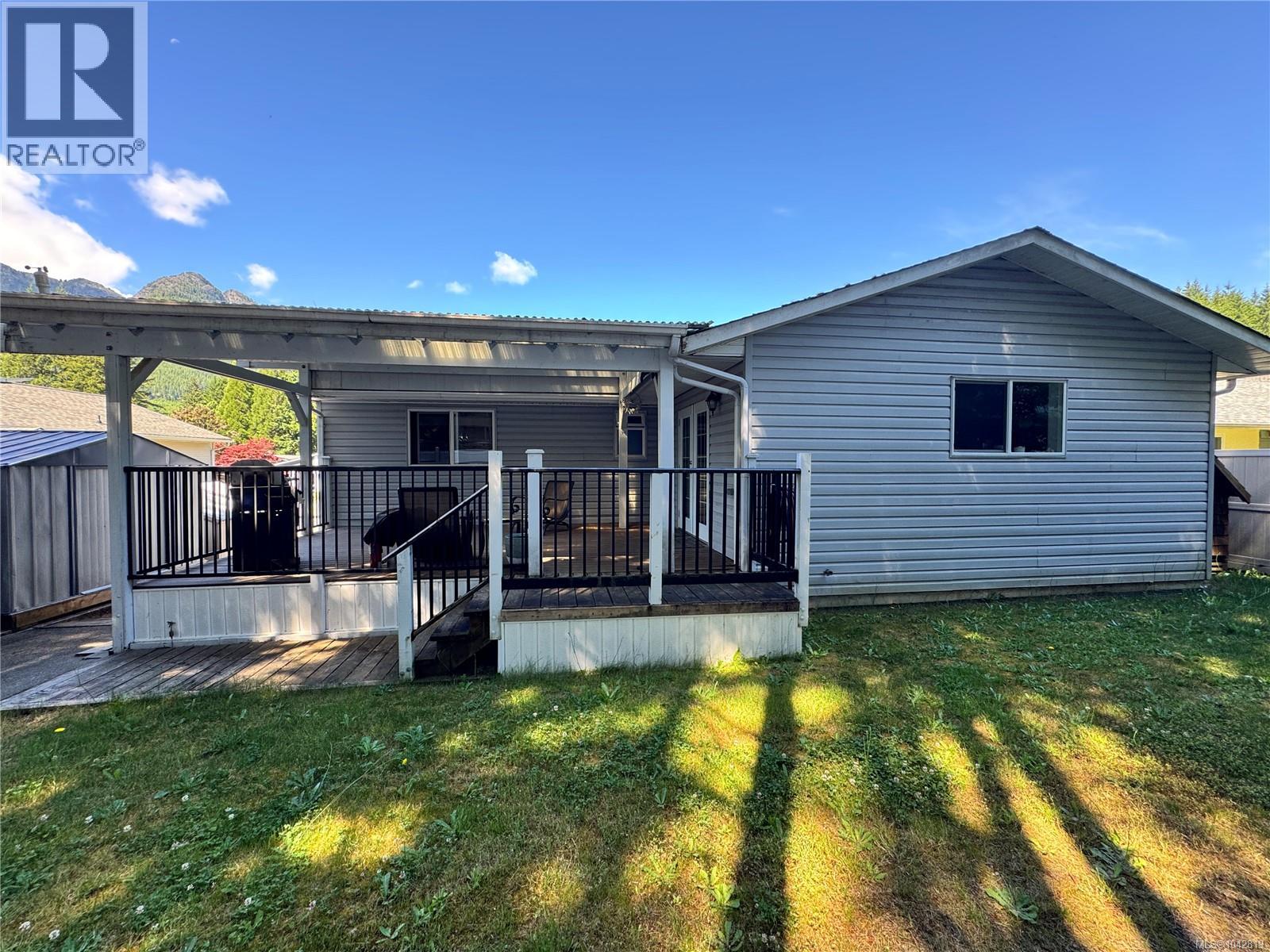 611 Nimpkish Dr - 12