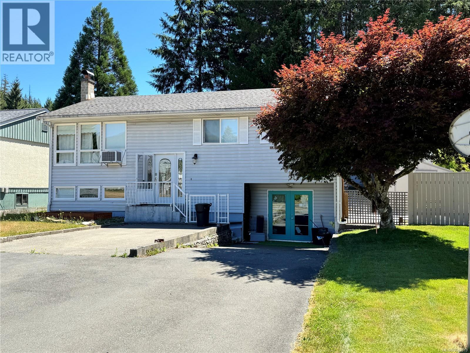 611 Nimpkish Dr - 1