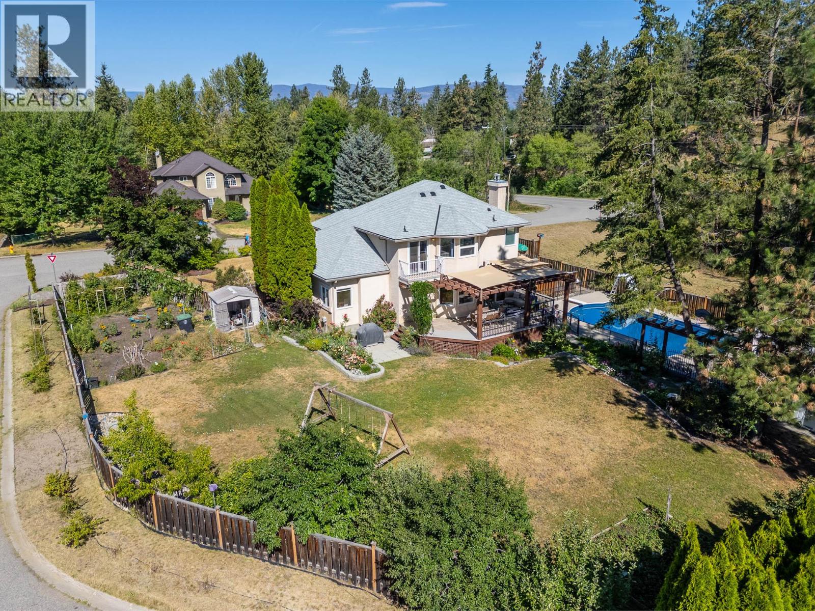 4015 Mahonia Drive - 3