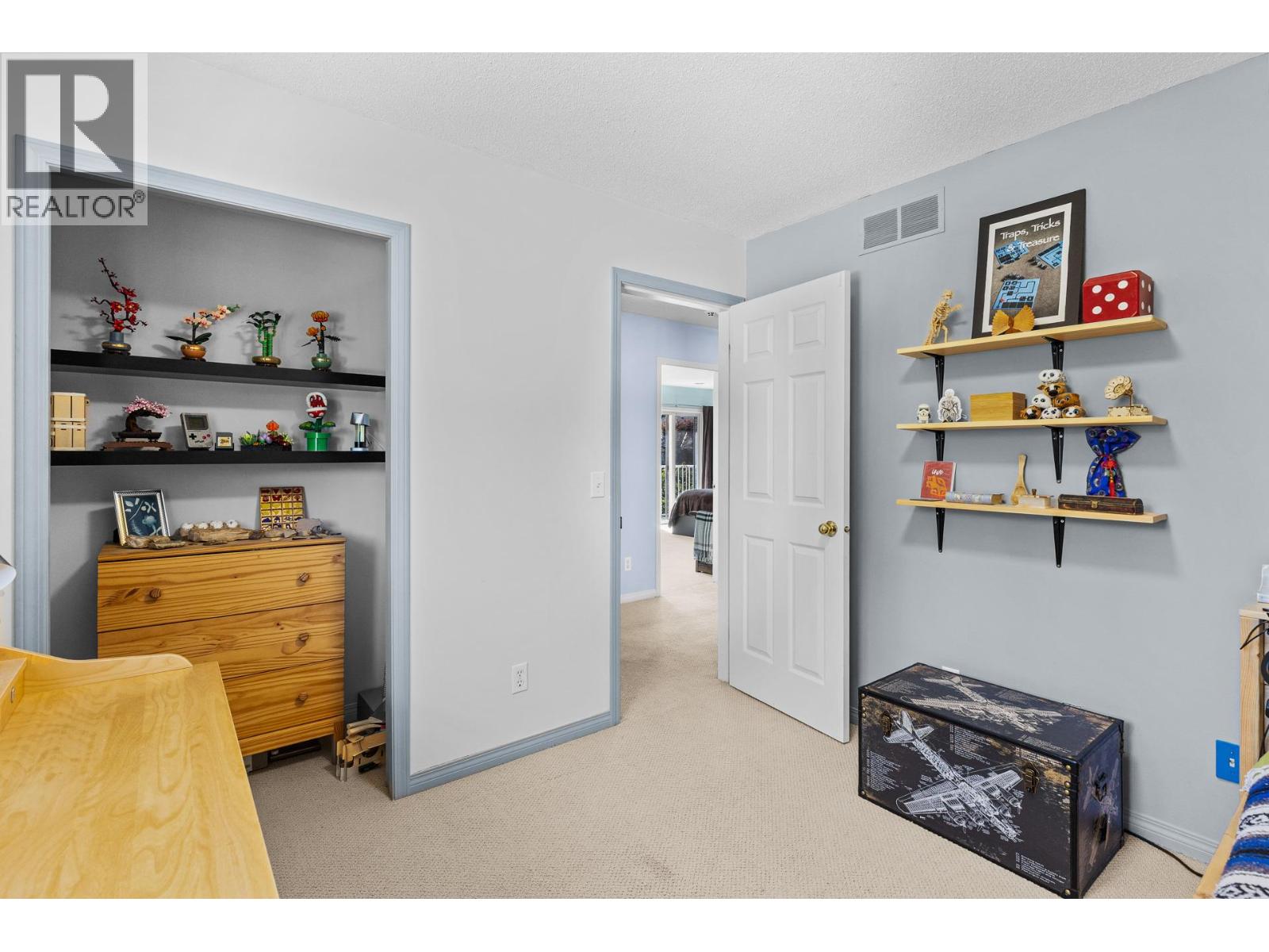 4015 Mahonia Drive - 39
