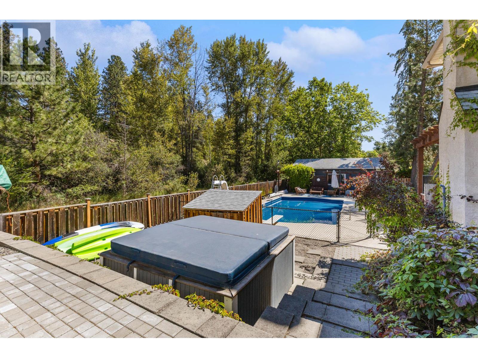 4015 Mahonia Drive - 60