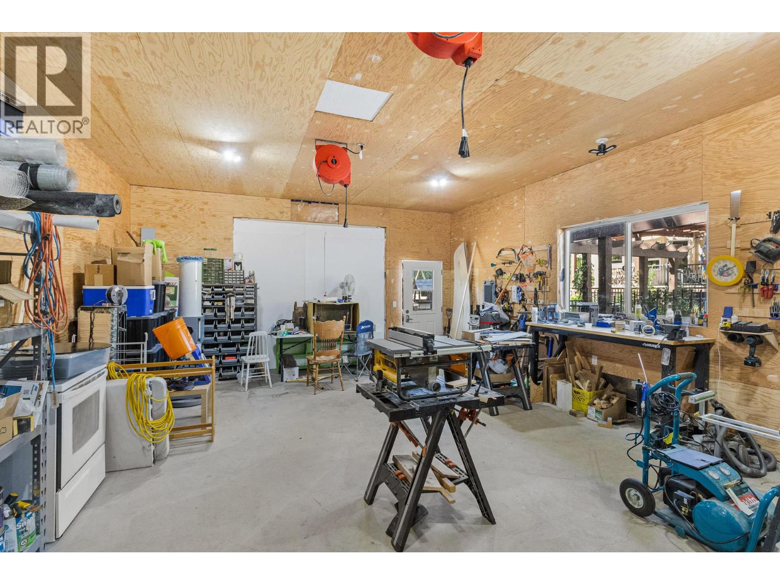4015 Mahonia Drive - 58