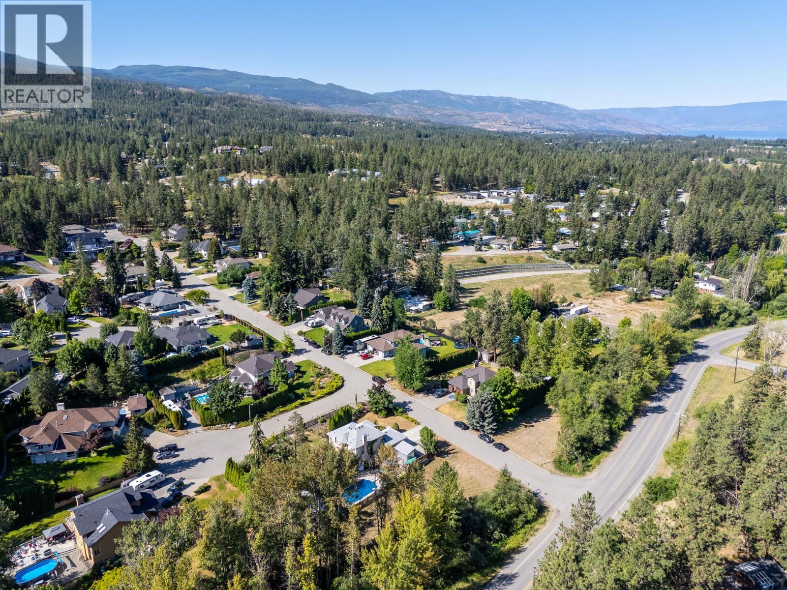 4015 Mahonia Drive - 86