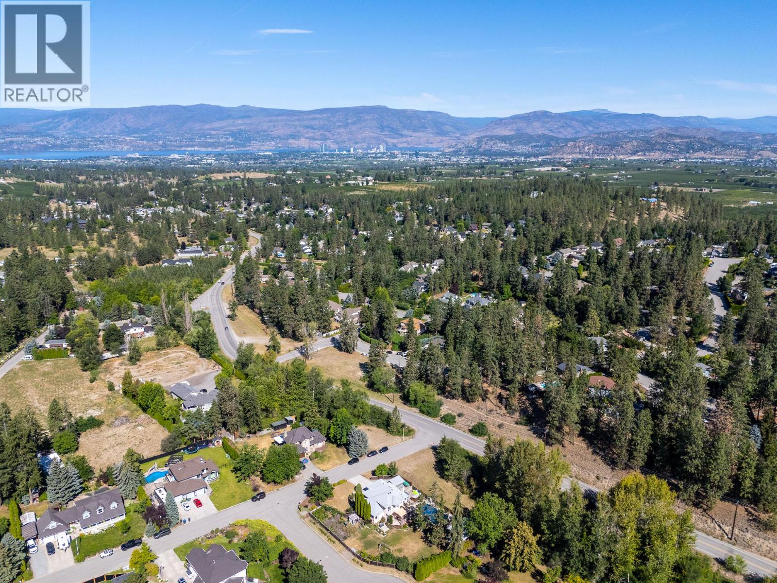 4015 Mahonia Drive - 87