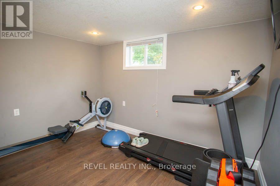 41 PINEHILL DRIVE - Image 24