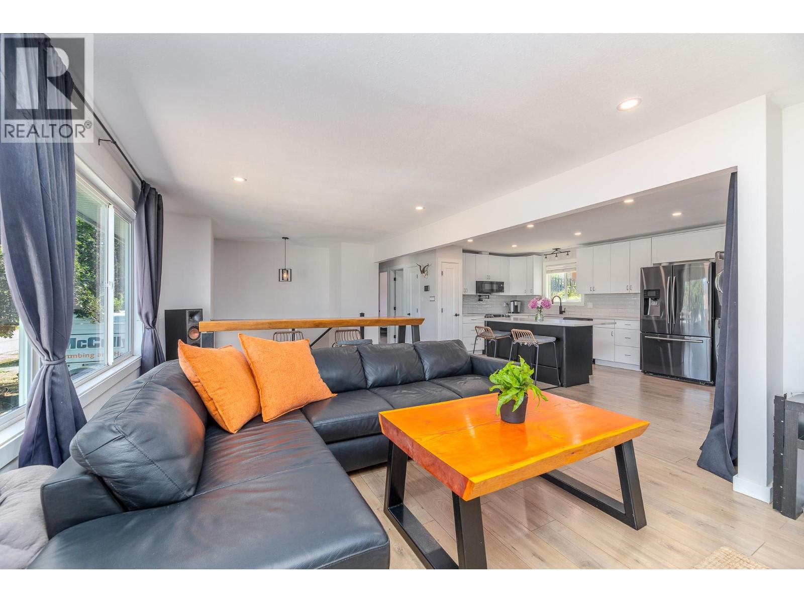 12610 WRIGHT Avenue, Summerland