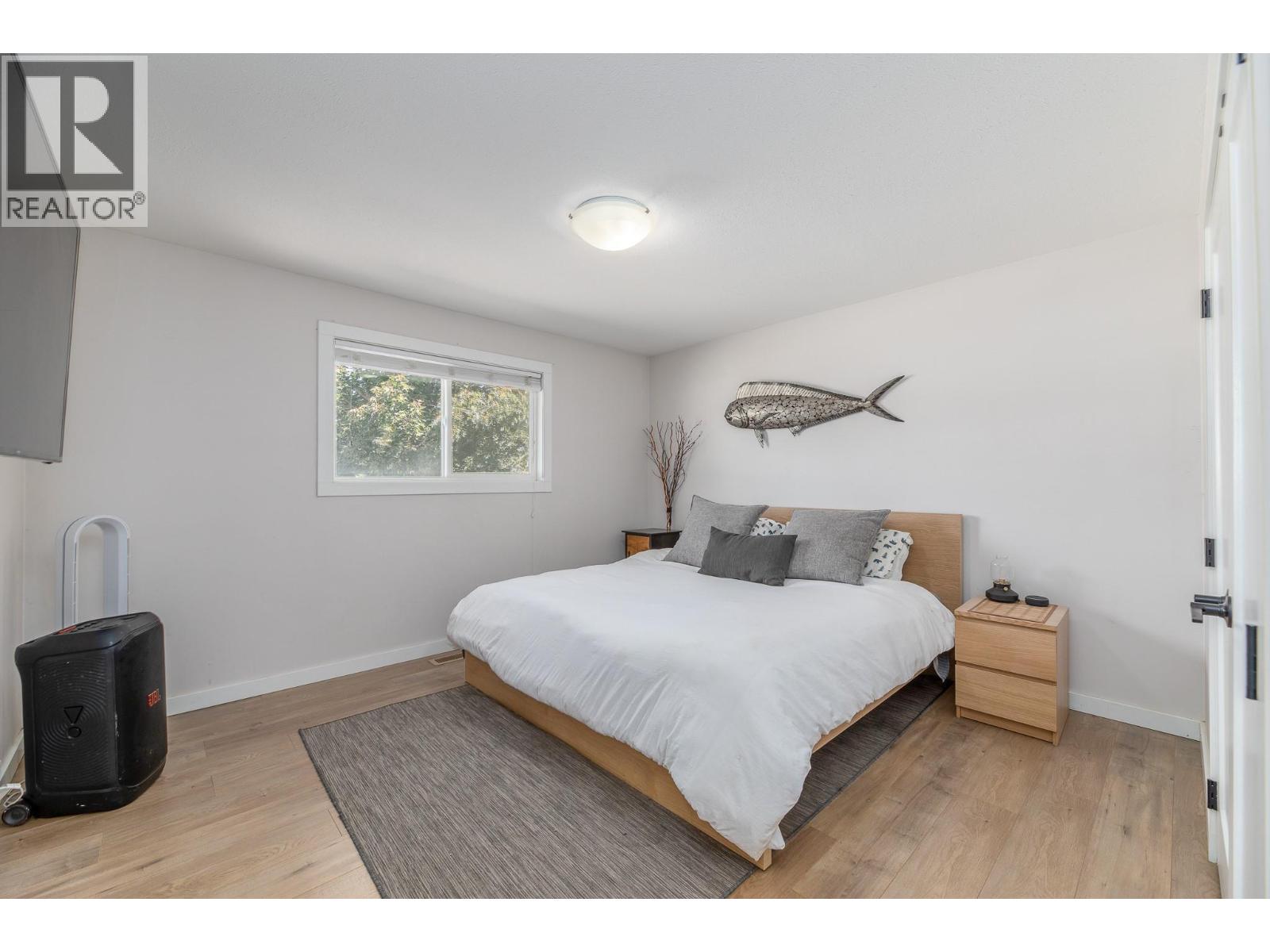 12610 WRIGHT Avenue, Summerland