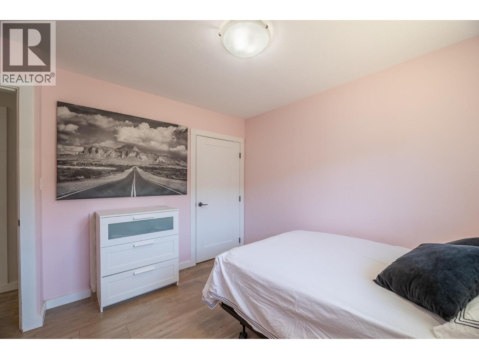 12610 WRIGHT Avenue, Summerland
