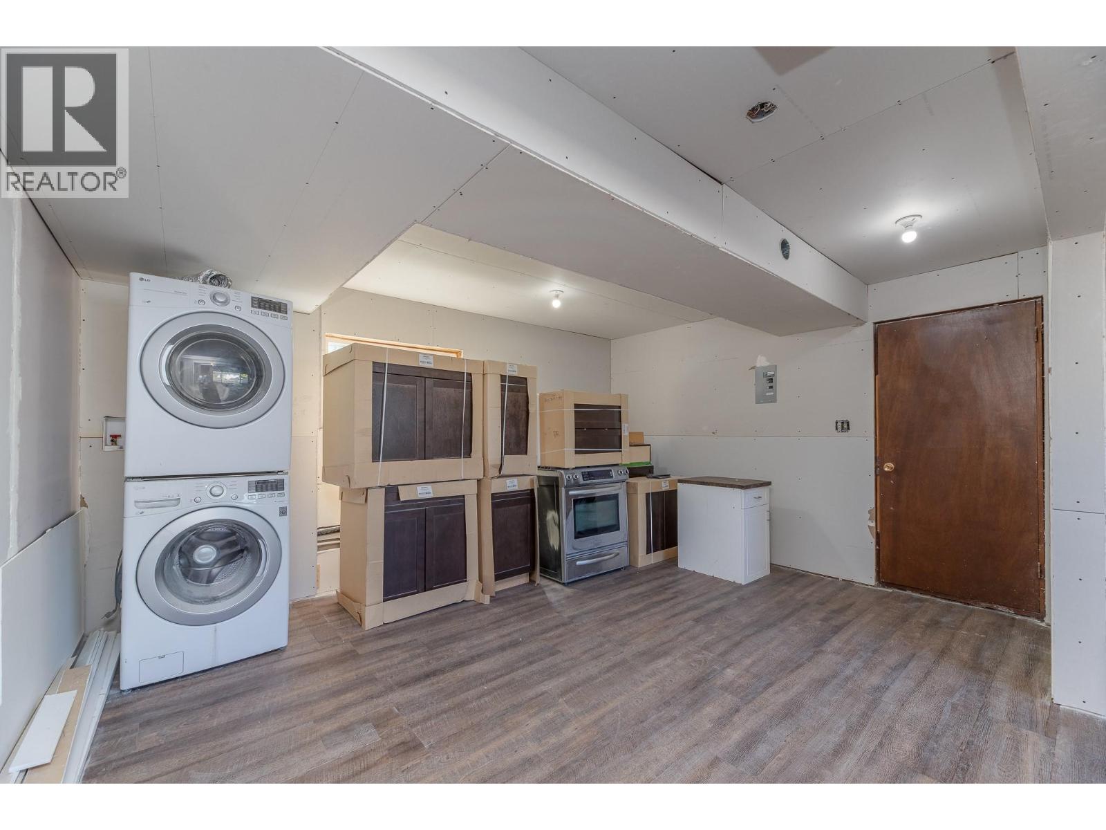 12610 WRIGHT Avenue, Summerland