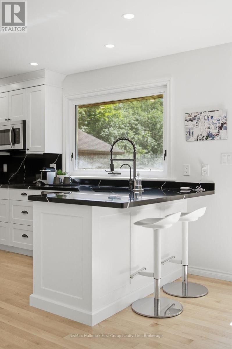 2772 DIVISION STREET N - Image 11
