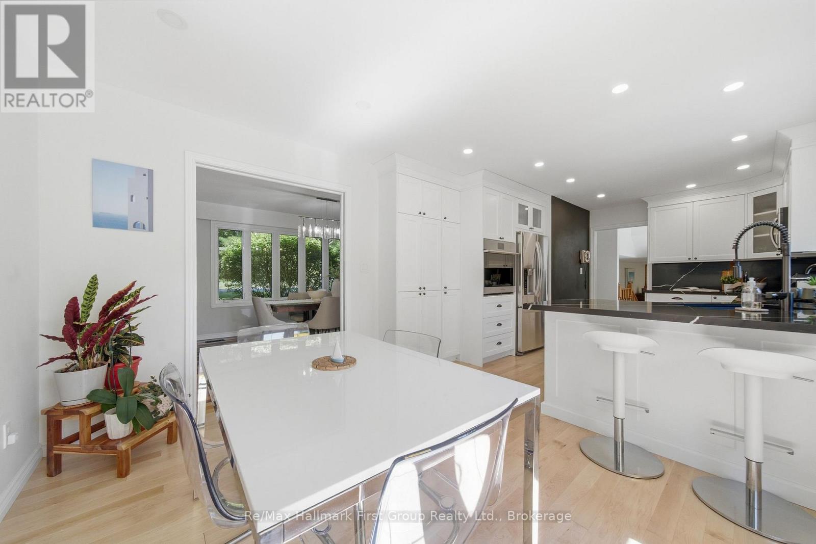 2772 DIVISION STREET N - Image 13