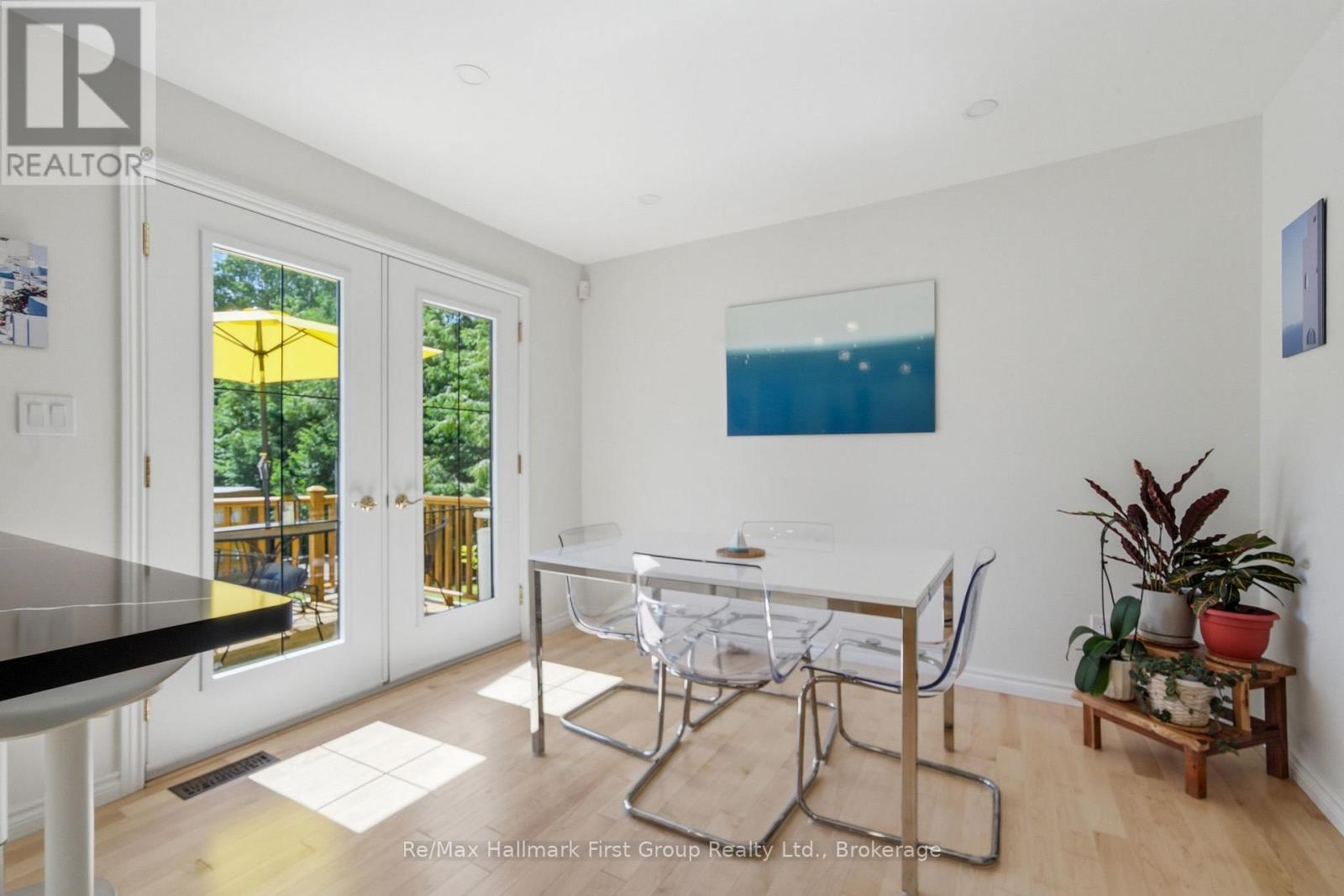 2772 DIVISION STREET N - Image 15