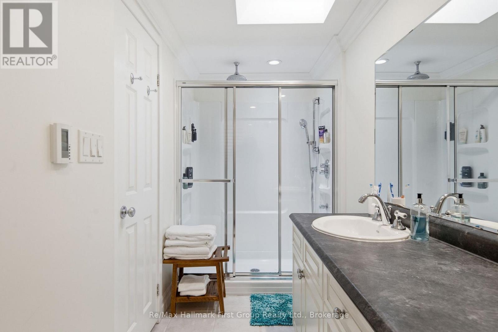 2772 DIVISION STREET N - Image 31