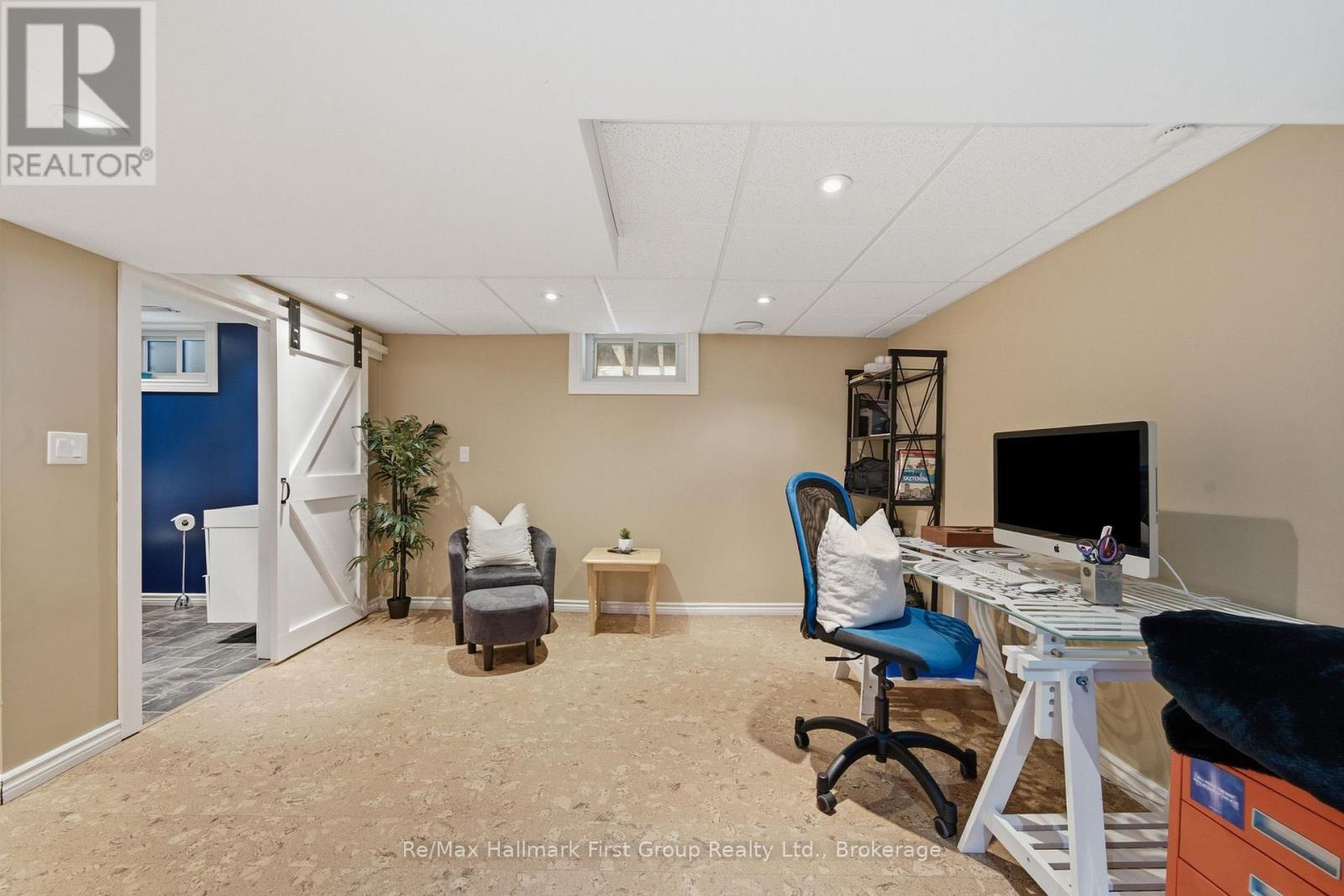 2772 DIVISION STREET N - Image 35