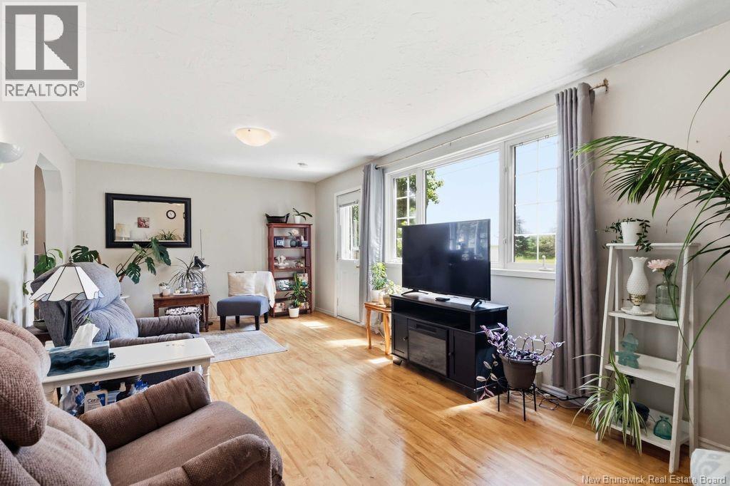 8 Hillside Street - Image 12