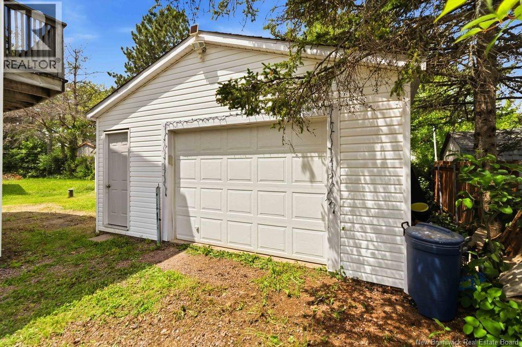 8 Hillside Street - Image 4