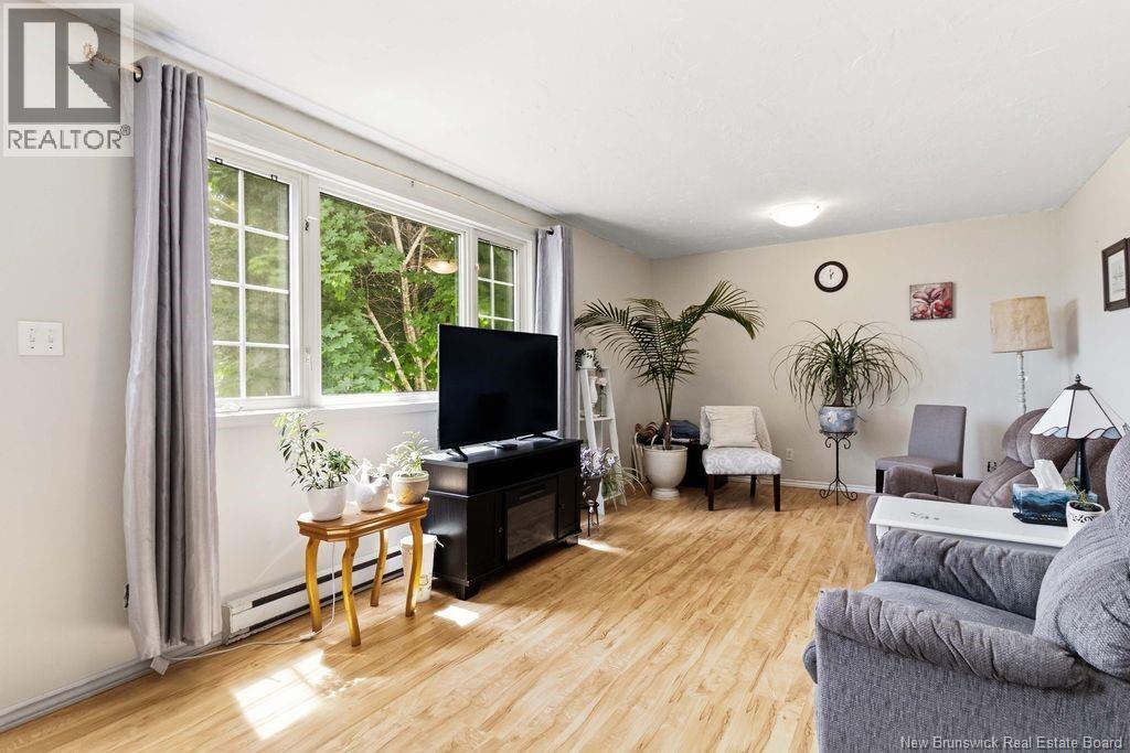 8 Hillside Street - Image 11