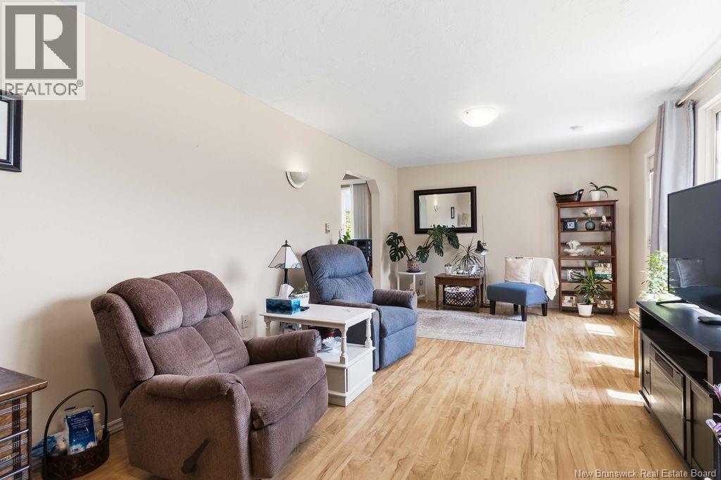8 Hillside Street - Image 10
