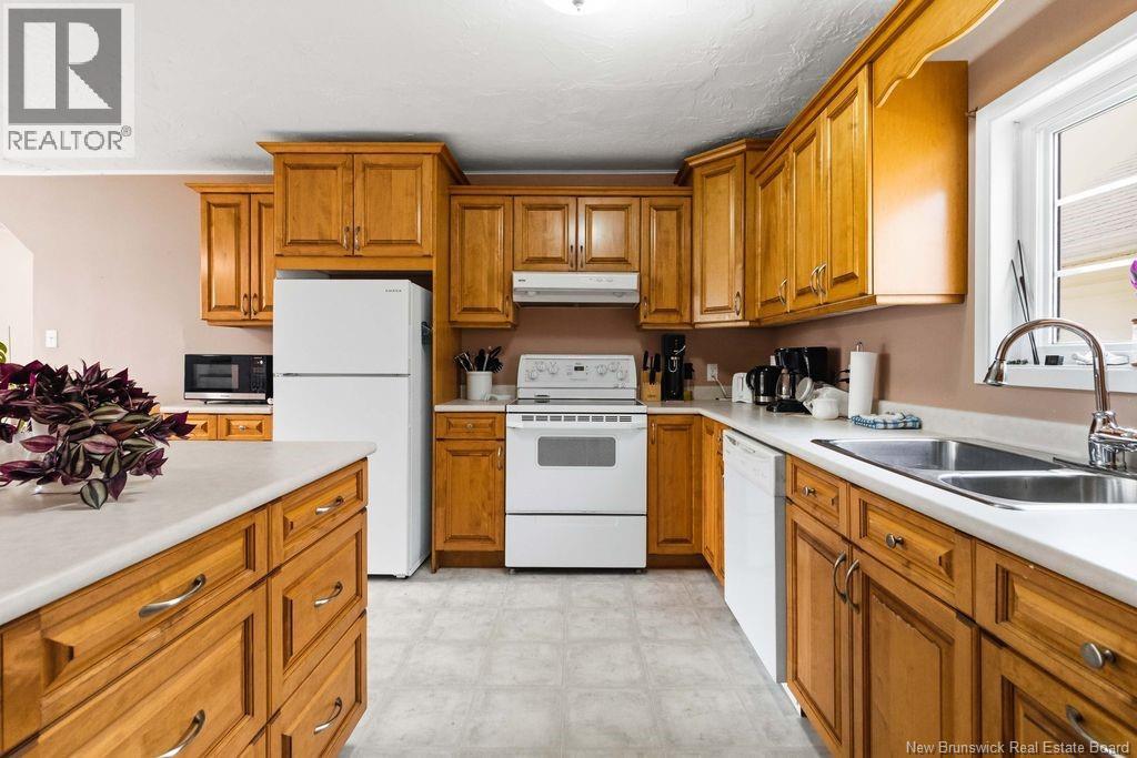 8 Hillside Street - Image 24