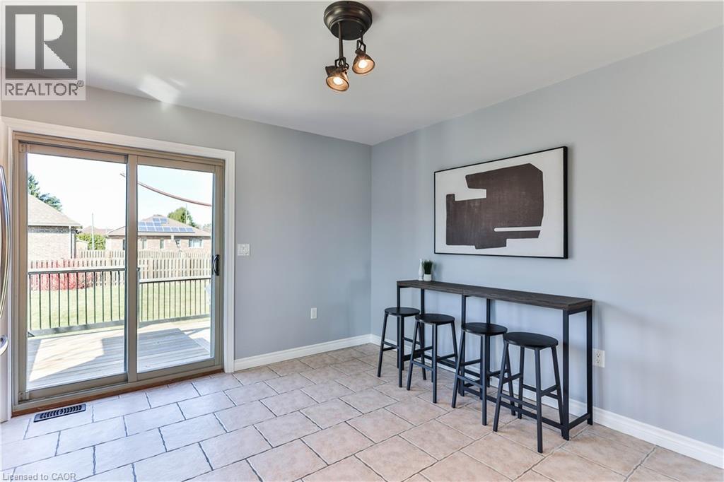 98 THOMAS Avenue - 21