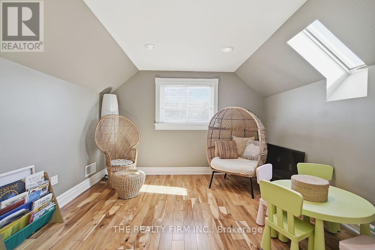 422 GREENFIELD STREET - 25