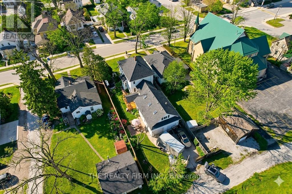 422 GREENFIELD STREET - 40