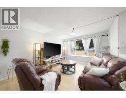 22130 River Bend, Maple Ridge, BC V2X9P3 Photo 8