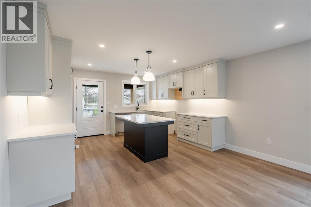 4001 GREENWOOD DRIVE - 6