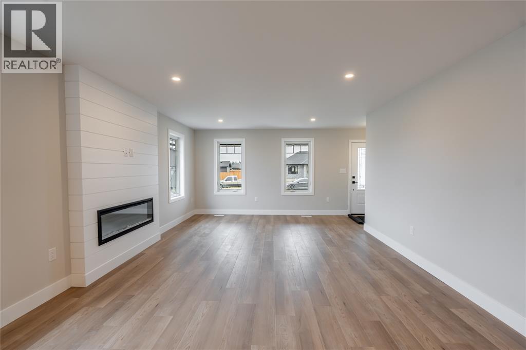4001 GREENWOOD DRIVE - 5