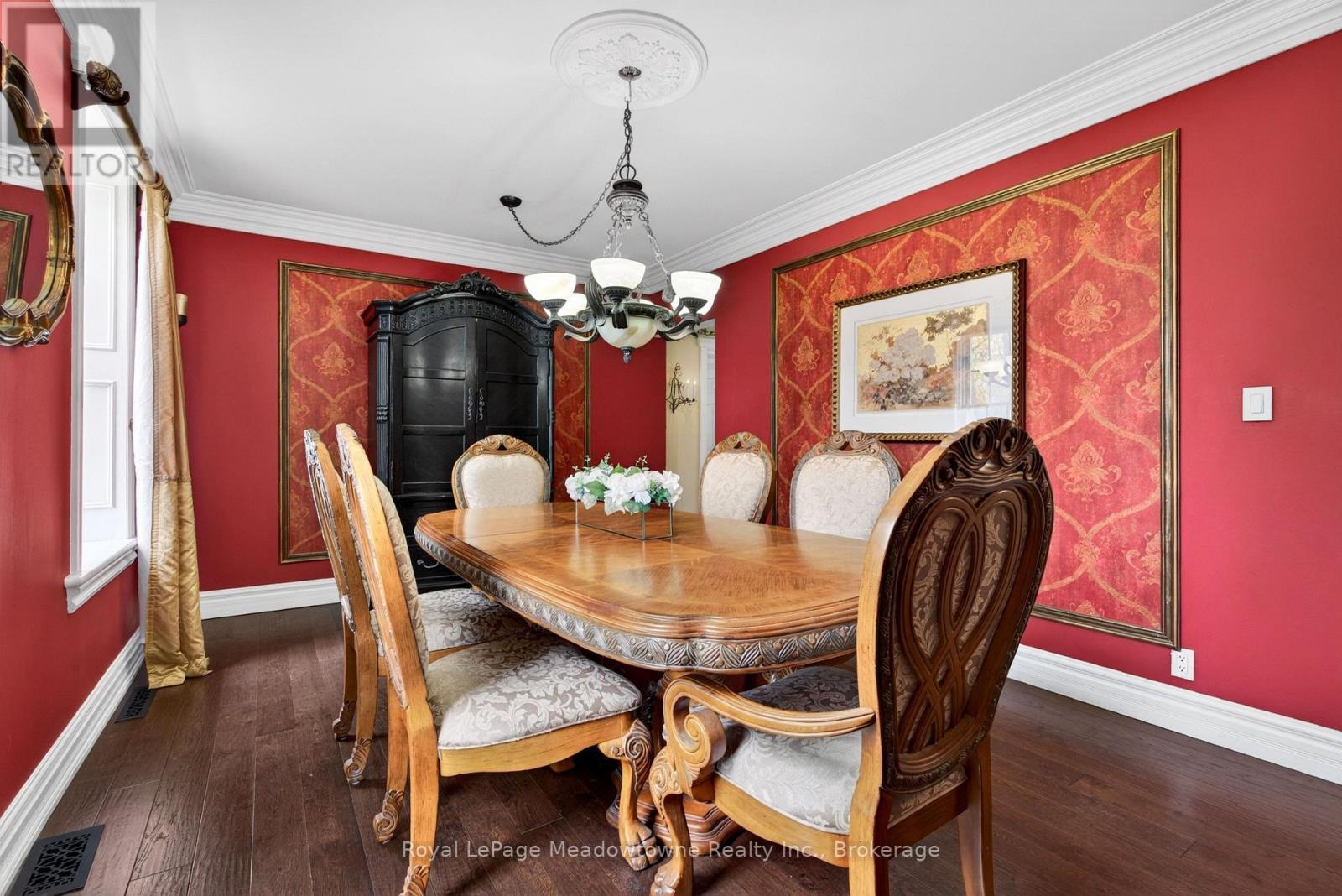 53 CAMPBELL AVENUE E - 14