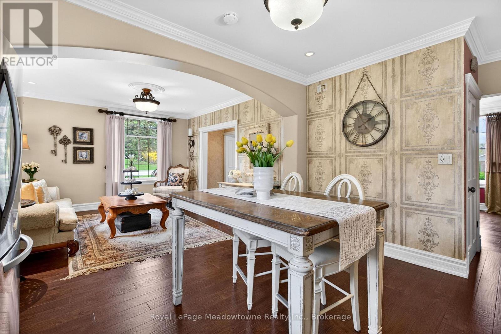 53 CAMPBELL AVENUE E - 12