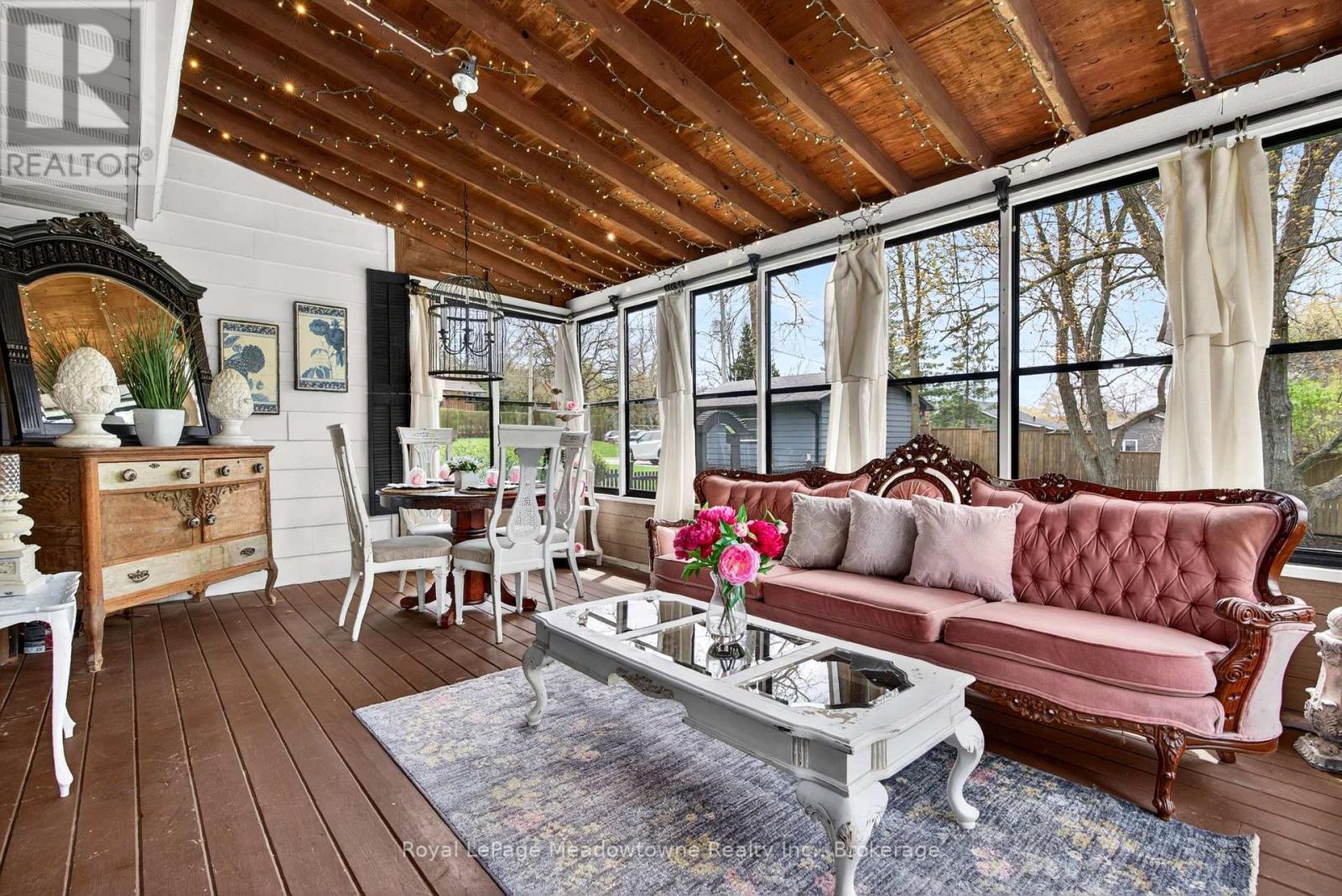 53 CAMPBELL AVENUE E - 22